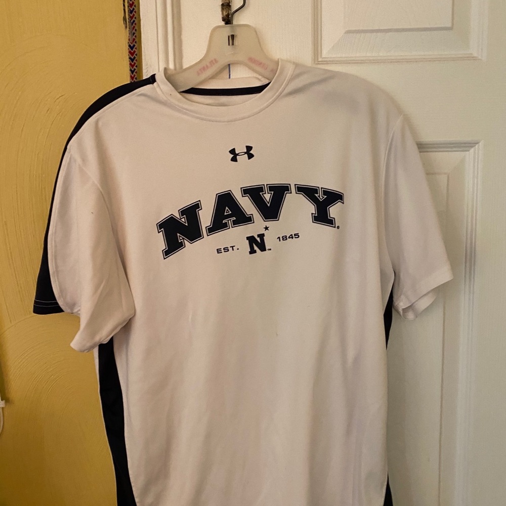 Under armor navy athletic shirt medium
